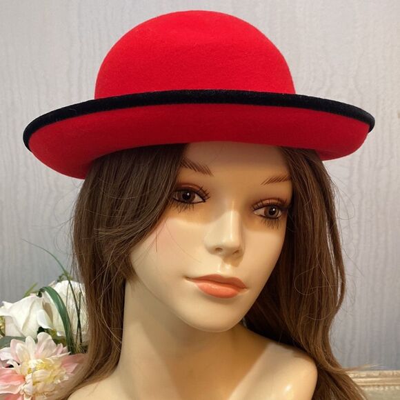 Vintage Street Smart by Betmar 100% Wool Red with Black Rim Christmas Valentines - Picture 2 of 14